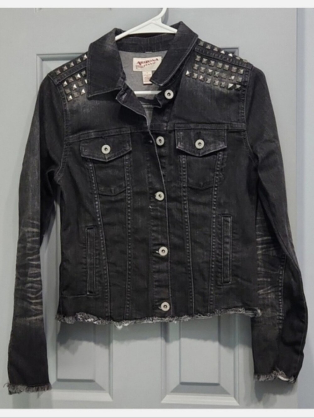 NWOT Arizona Black Studded Distressed Punk Denim Jean Jacket small